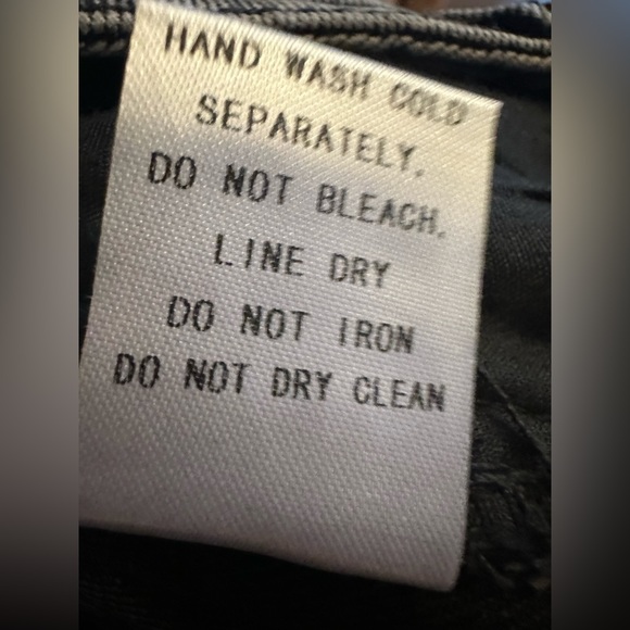 🌹SIGNATURE8 ~ Size Small ~ Black Distressed Jean Shorts - Picture 11 of 16